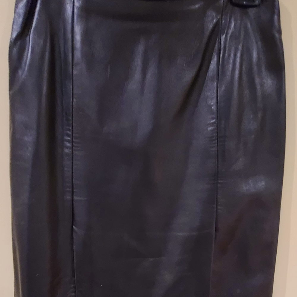 Ladies Danier Leather Skirt
